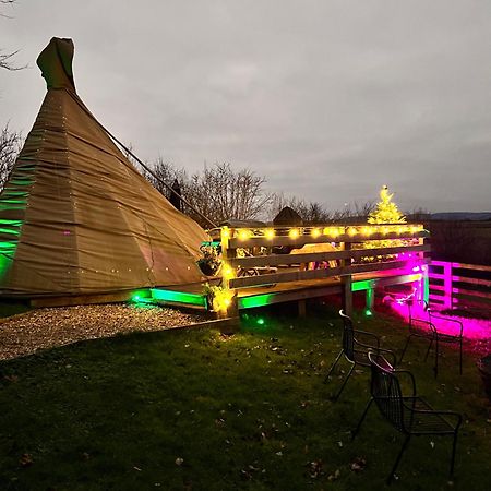 Burtree Country House, Tipi'S, Treehouse & Lodge & House Rooms With Hot Tubs In A Private Garden Thirsk Exterior foto