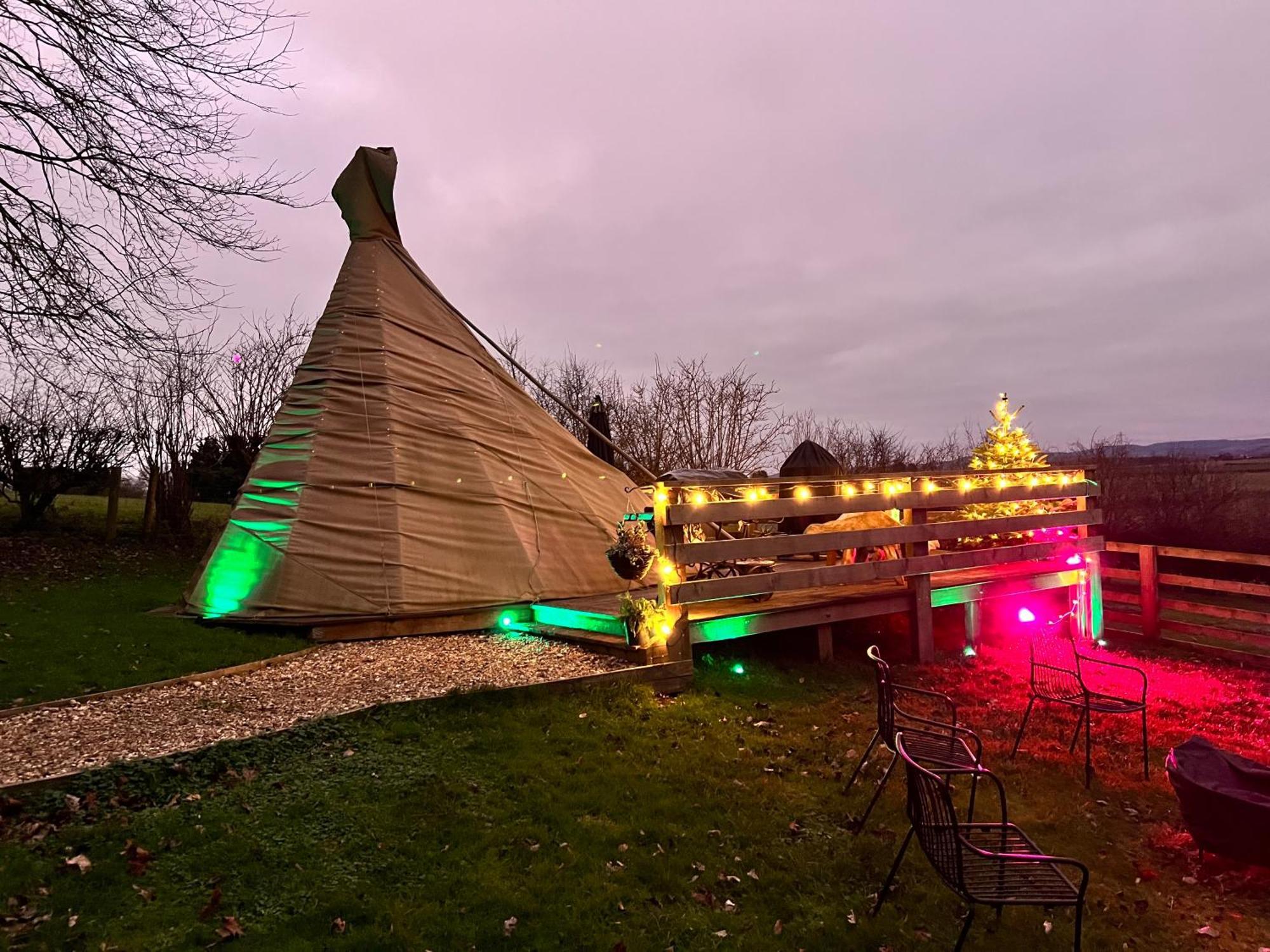 Burtree Country House, Tipi'S, Treehouse & Lodge & House Rooms With Hot Tubs In A Private Garden Thirsk Exterior foto